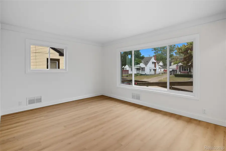 344 Chestnut Avenue, Hazel Park, MI 48030 - Image #2