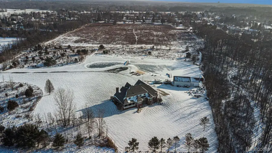 8399 Potter Road, Flushing, MI 48433 - Image #3