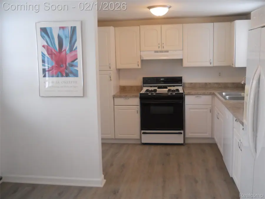 1064 Forest Avenue, Burton, MI 48509 - Image #3