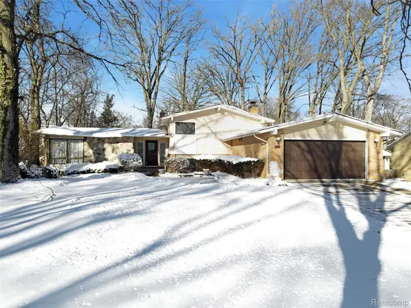 2075 Derby Road, Troy, MI 48084