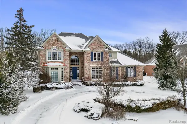 29900 Forest Drive, Franklin, MI 48025