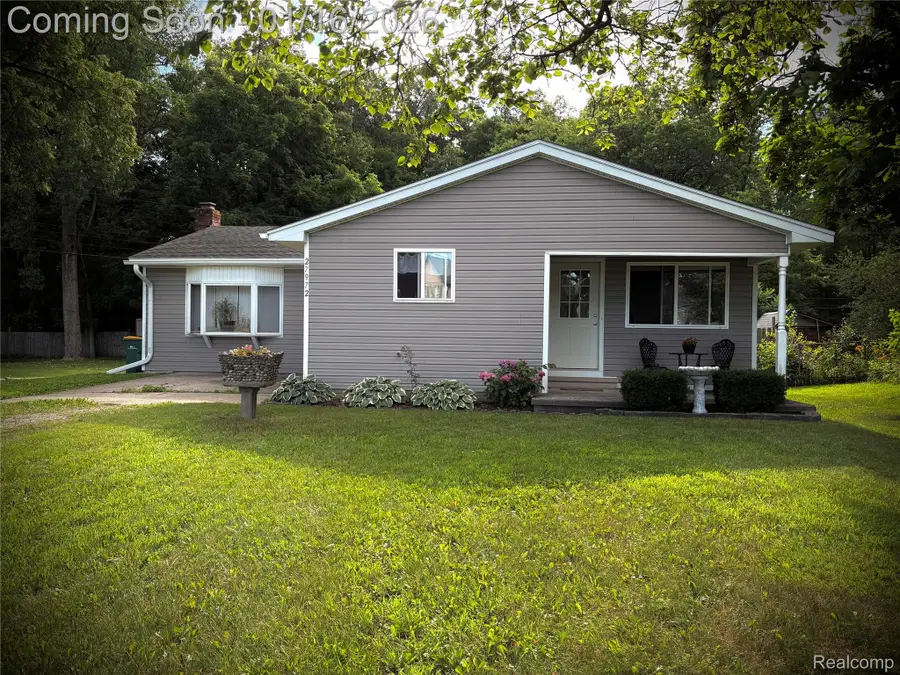 27972 Waltz Road, New Boston, MI 48164 - Image #2