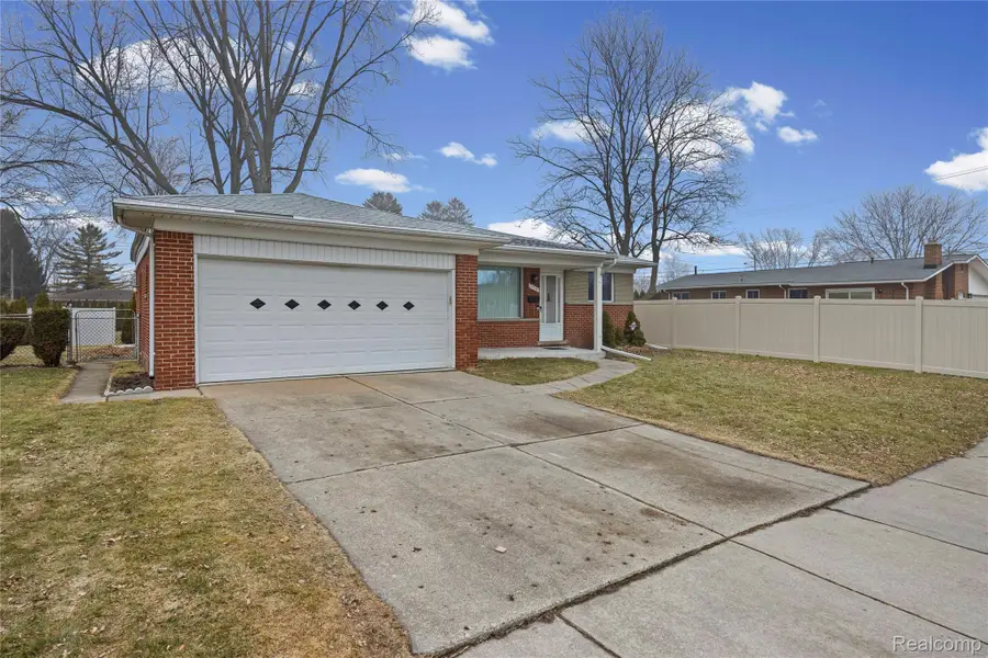 24149 Harvard Shore Drive, Saint Clair Shores, MI 48082 - #3