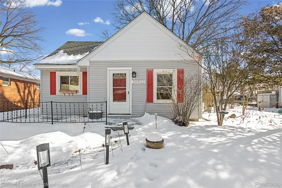 20922 Negaunee Street, Southfield, MI 48033 - #3