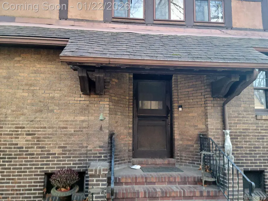 2475 Iroquois Street, Detroit, MI 48214 - Image #3