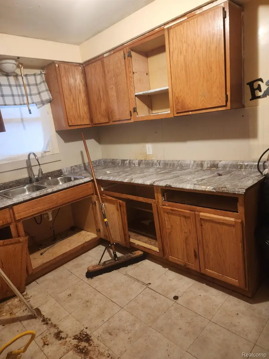 19150 Patton Street, Detroit, MI 48219 - Image #2