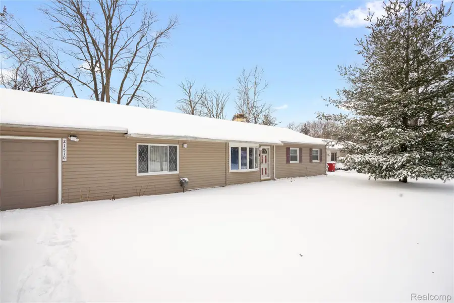 21510 Remick Drive, Clinton Township, MI 48036 - Image #2