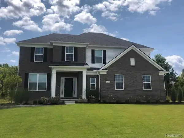 58600 Selma Drive, SouthLyon, MI 48178