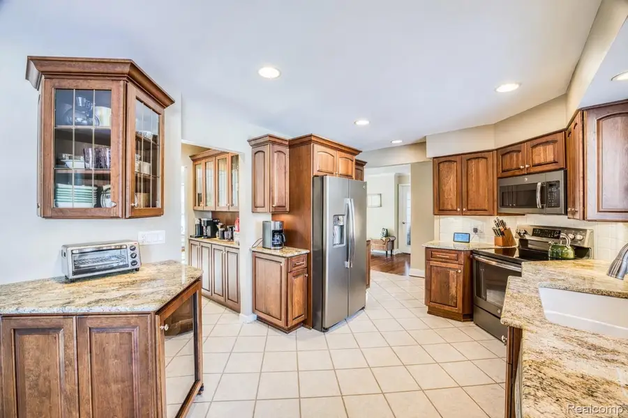 42134 Waterfall Road, Northville, MI 48168 - Image #2