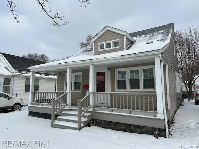 2202 Hollywood Avenue, Grosse Pointe Woods, MI 48236 - Image #2