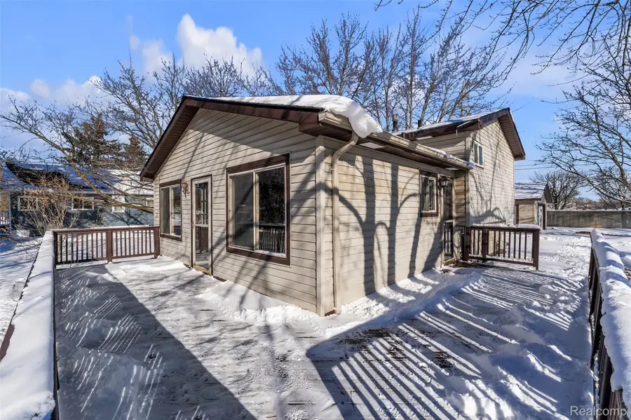 3410 Van Zandt Road, Waterford, MI 48329 - Image #3