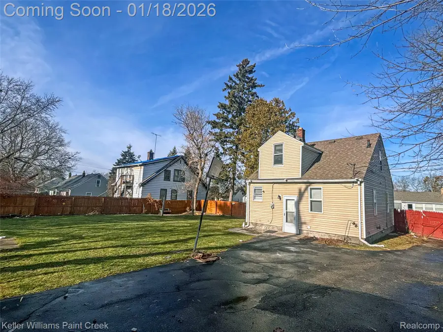 78 E Strathmore Avenue, Pontiac, MI 48340 - Image #2