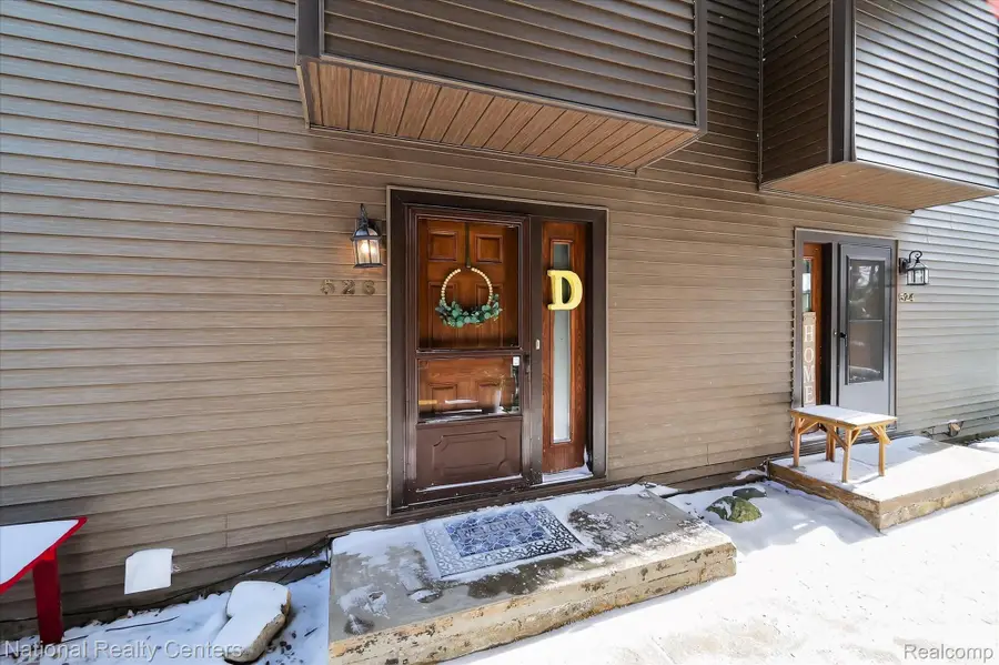 526 W Rockwell Street, Fenton, MI 48430 - Image #2