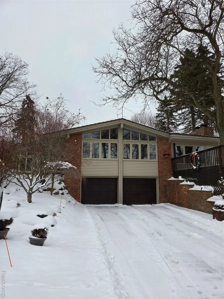 2745 Ayrshire Drive, Bloomfield, MI 48302 - Image #3
