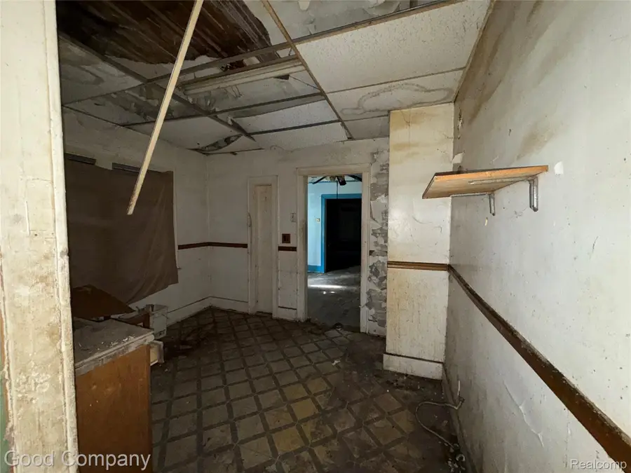 16634 Log Cabin Street, Highland Park, MI 48203 - Image #2