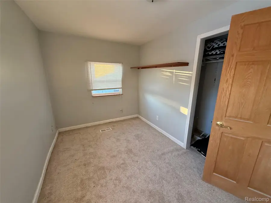 6119 E Bristol Road, Burton, MI 48519 - Image #2