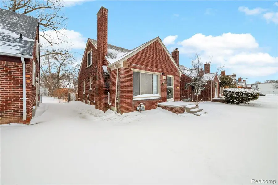 8882 Warwick Street, Detroit, MI 48228 - Image #3