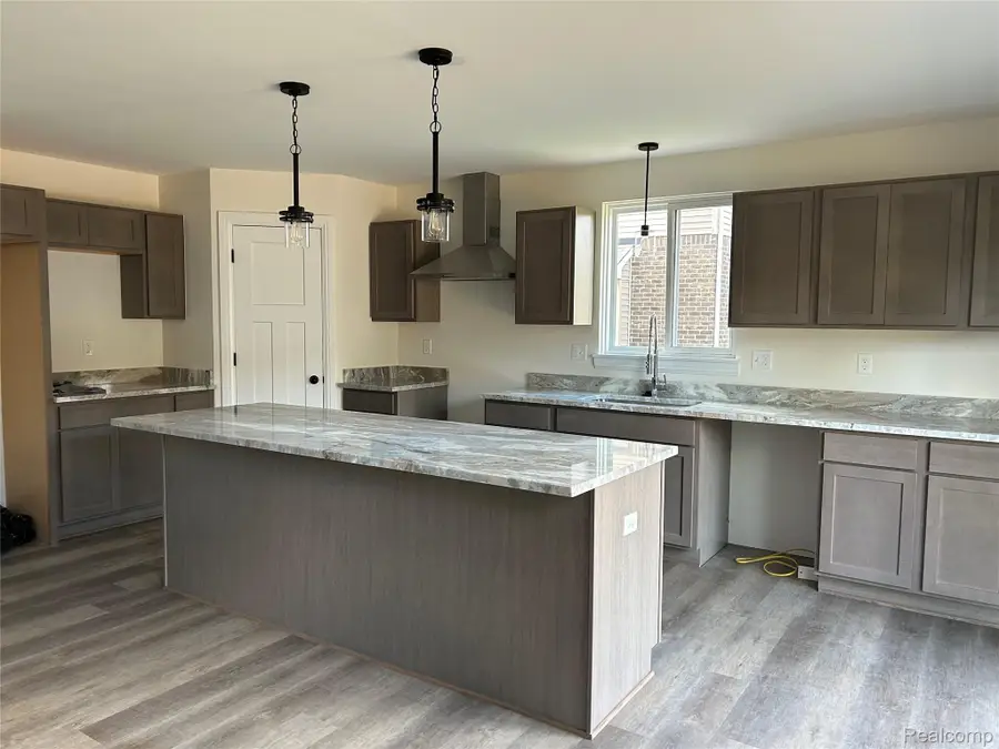 42541 Colonial Road, Belleville, MI 48111 - Image #2