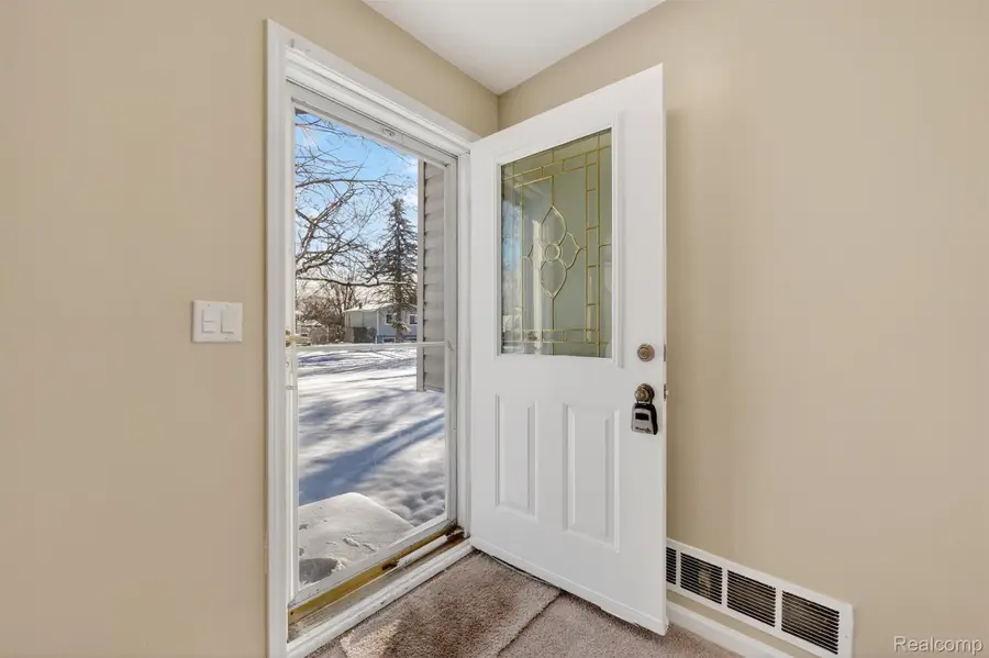 15654 Isabelle Street, Romulus, MI 48174 - Image #3