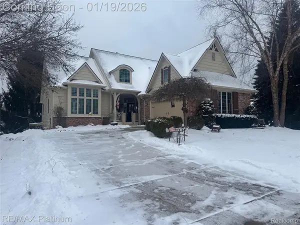 5451 Versailles Avenue N, Brighton, MI 48116