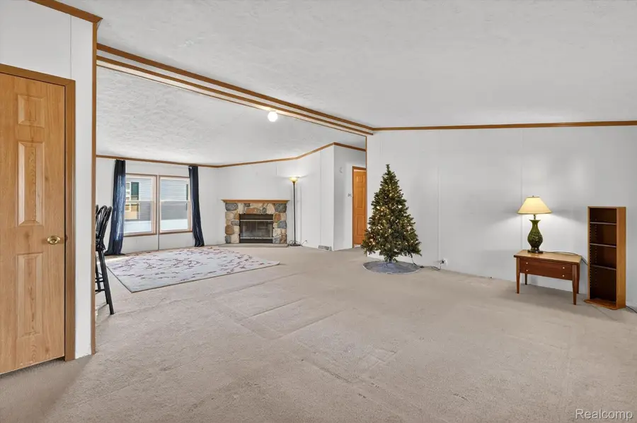 3612 Hawthorne St, Clarkston, MI 48348 - Image #3