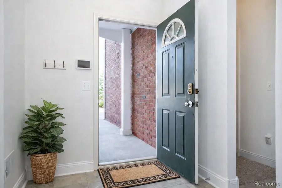 2104 Monarch Drive, Shelby Charter Township, MI 48316 - Image #3