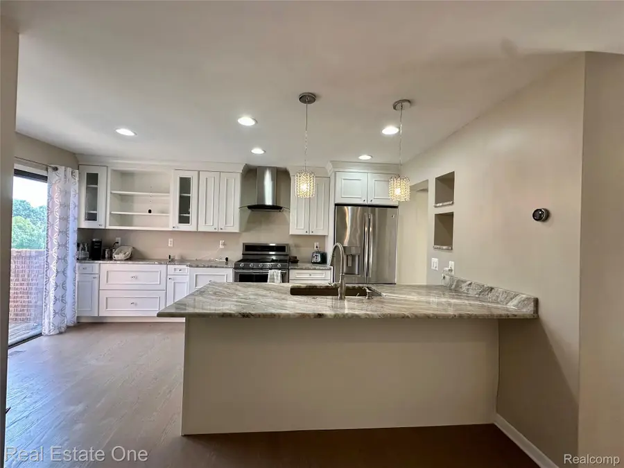 410 Willow Grove Lane, Rochester Hills, MI 48307 - Image #3