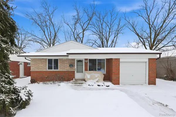 14241 Nadine Street, OakPark, MI 48237