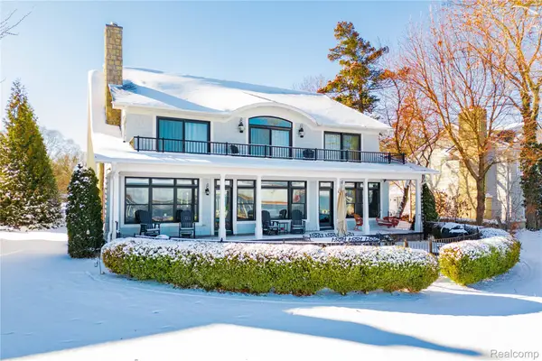 19495 Lighthouse Point, GrosseIle, MI 48138