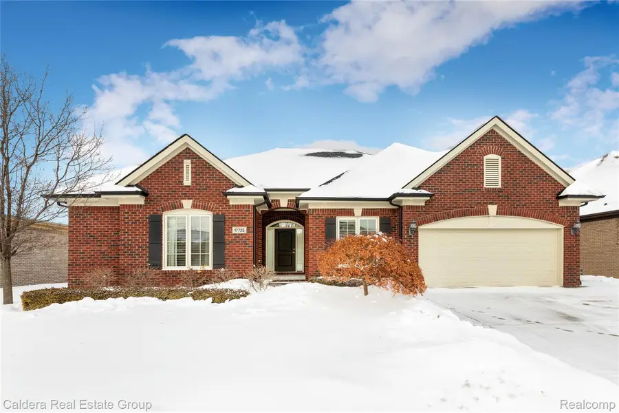 17723 Merganser Drive, Clinton Charter Township, MI 48038 - Image #2