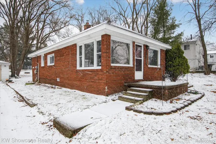 1860 Ladd Road, Wolverine Lake, MI 48390 - Image #2