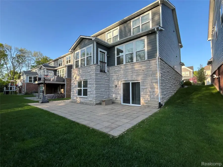 31065 Tremont Lane, Beverly Hills, MI 48025 - Image #2