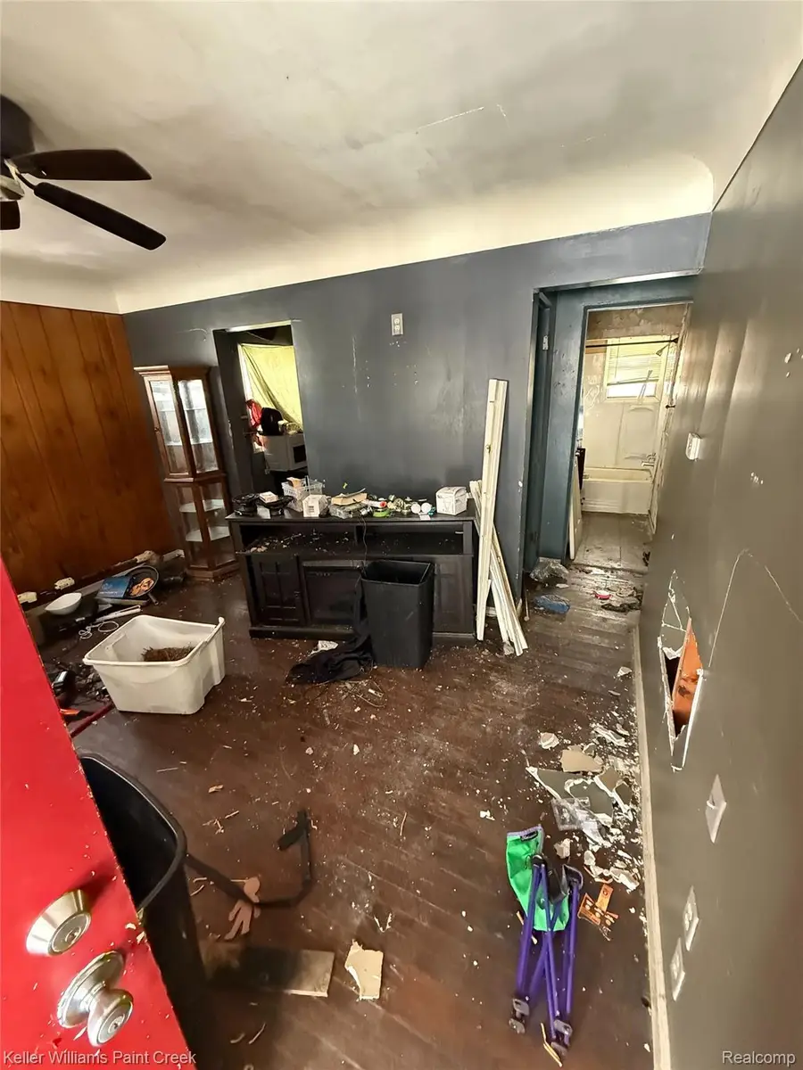 426 E Holbrook Avenue, Flint, MI 48505 - #2