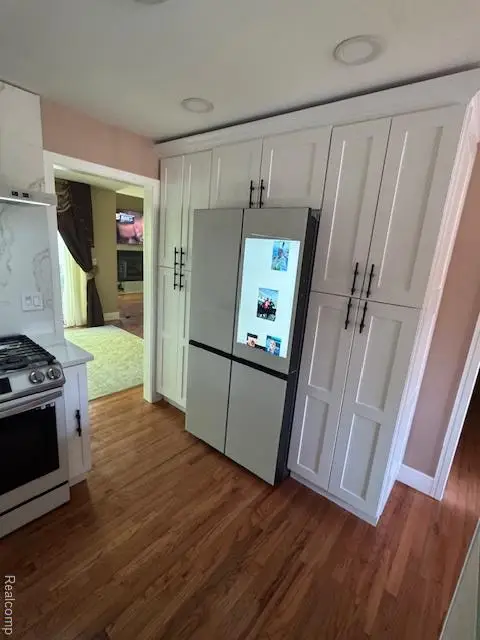 5541 Walnut Circle W Circle W, West Bloomfield, MI 48322 - #2