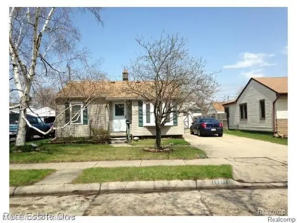 19217 Birmingham Street, Roseville, MI 48066