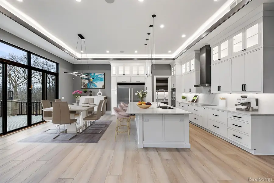 4483 Farm View Drive, Ann Arbor, MI 48105 - Image #2