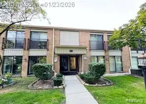18059 University Park Drive #39, Livonia, MI 48152