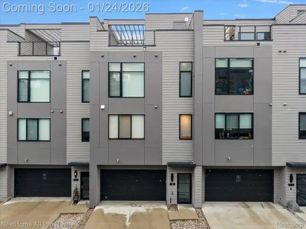 104 N CENTER COVE N Center Cove #11, Northville, MI 48167