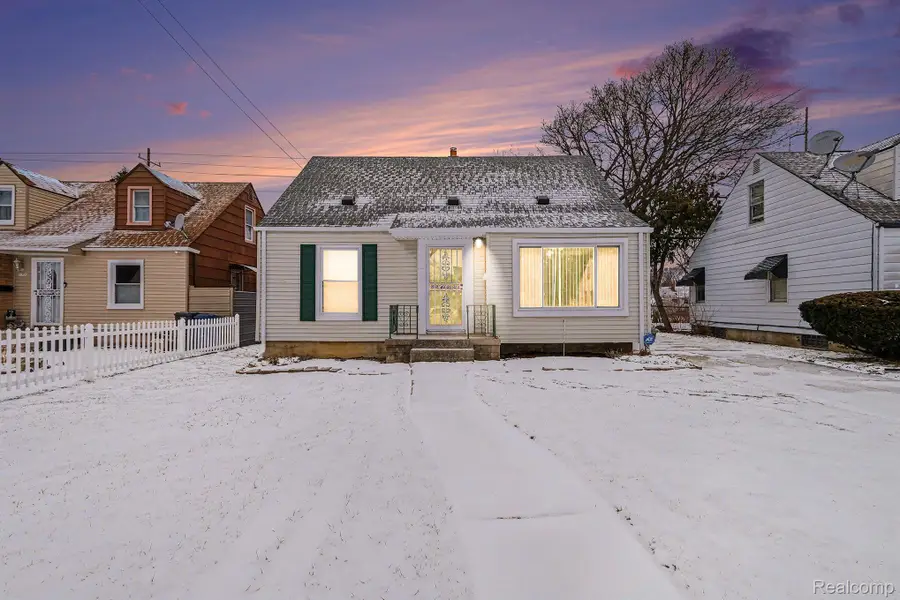 1818 Parkfront Drive, Flint, MI 48504 - Image #2