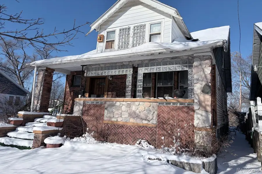 8693 Woodlawn Street, Detroit, MI 48213 - Image #2