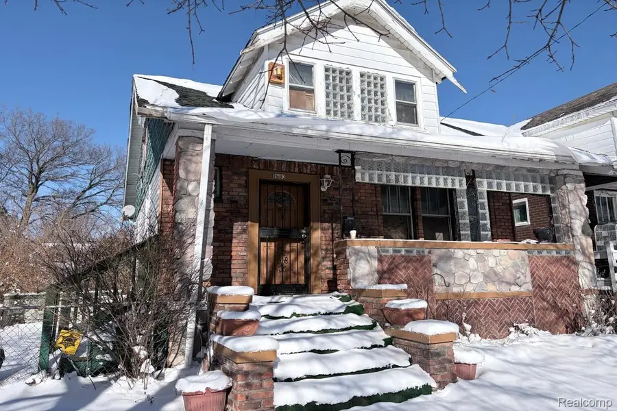 8693 Woodlawn Street, Detroit, MI 48213 - Image #3