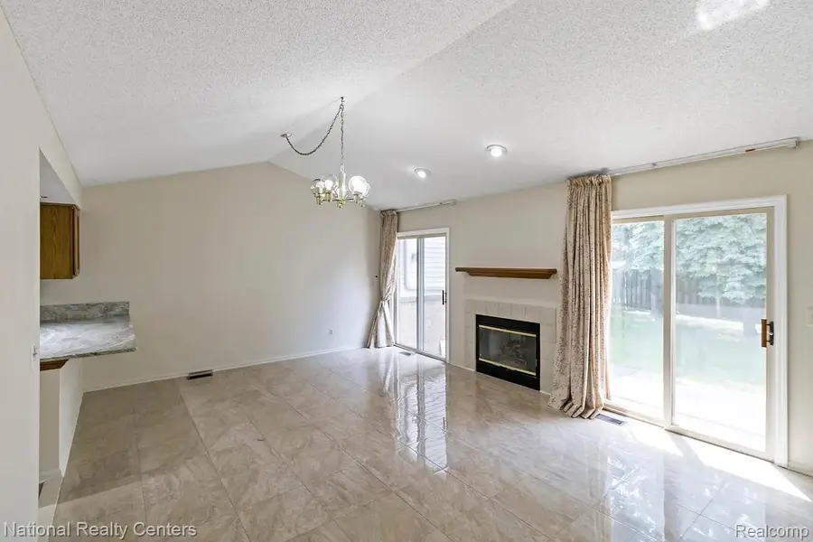 31601 Merriwood Park Drive, Livonia, MI 48152 - #3