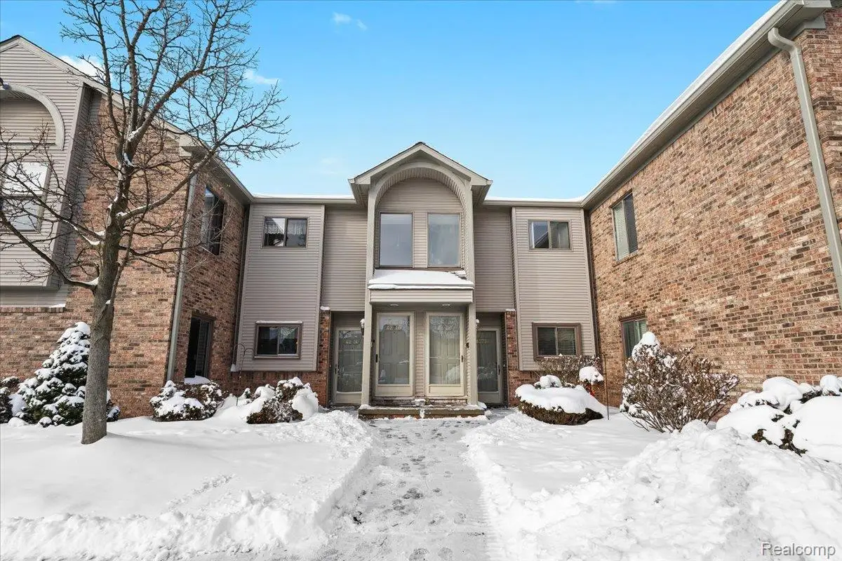 42714 Lilley Pointe Drive #213, Canton, MI 48187 - Image #1