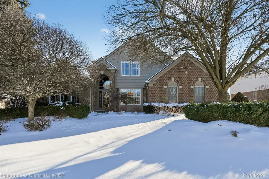 16224 Oak Forest Court W, Northville, MI 48168 - Image #2