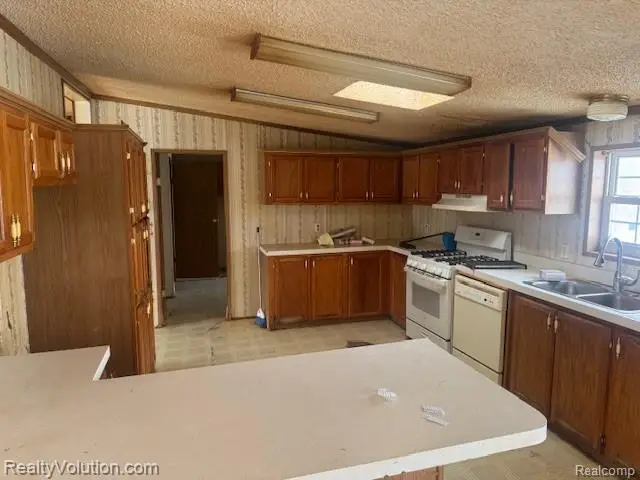 2965 Greenwood Road, Lapeer, MI 48446 - Image #2