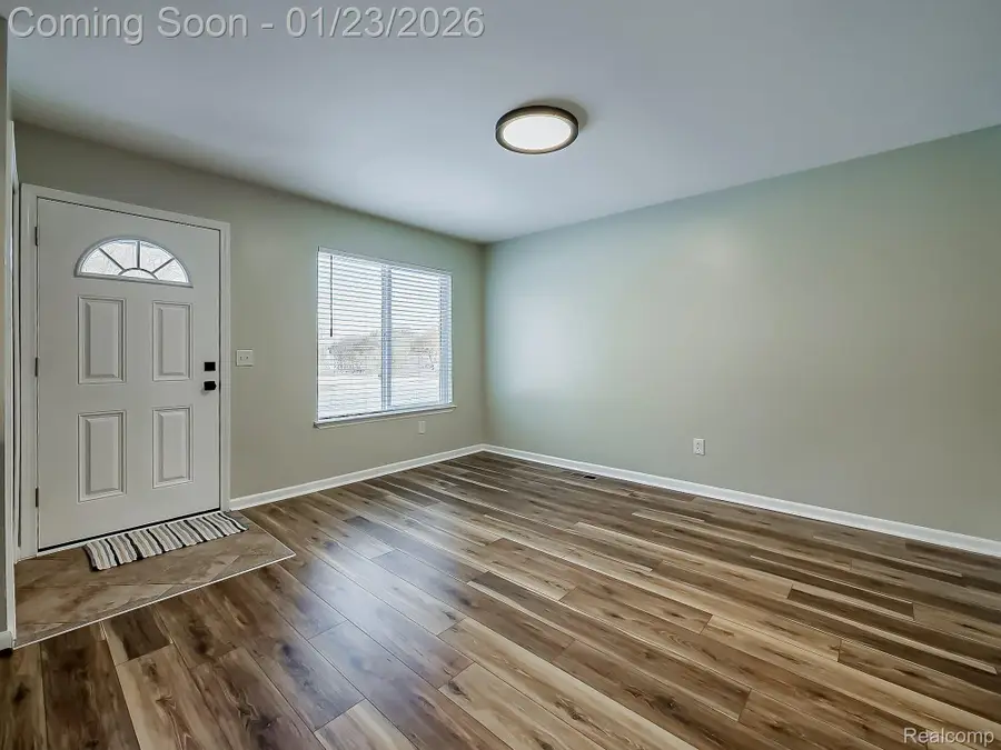 32105 Knapp Avenue, Warren, MI 48093 - Image #3