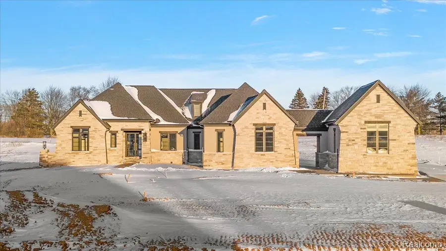 67736 Overlook Trail, Washington, MI 48095 - Image #2