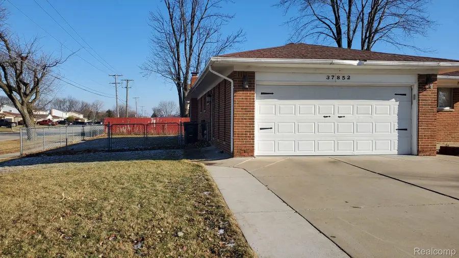 37852 Carpathia Boulevard, Sterling Heights, MI 48310 - Image #3