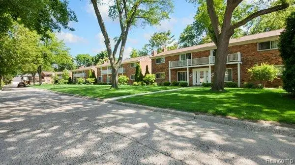 516 Neff Lane Lane, Grosse Pointe, MI 48230 - Image #1