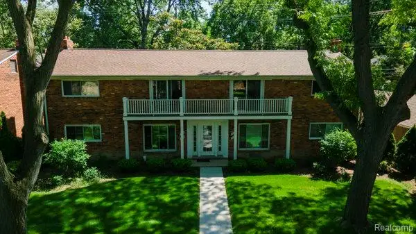 516 Neff Lane Lane, Grosse Pointe, MI 48230 - Image #2